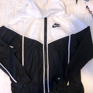 NIKE WINDBREAKER